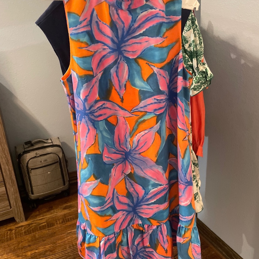 THML short sleeve shift dress